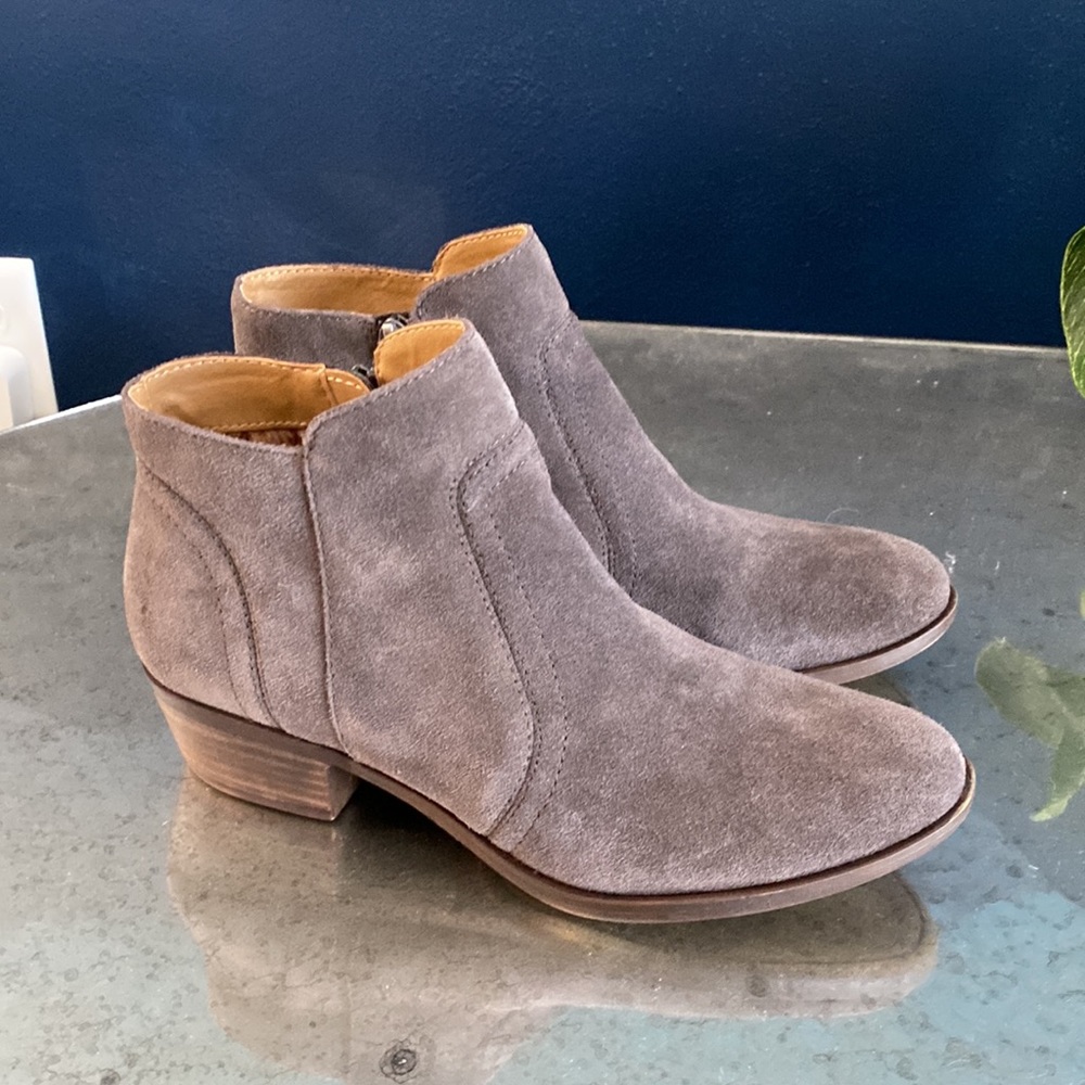 Lucky Brand suede booties - Picture 2 of 4